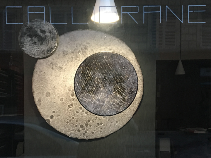 vitrine 2 lunes detail vitrine 2 lunes detail